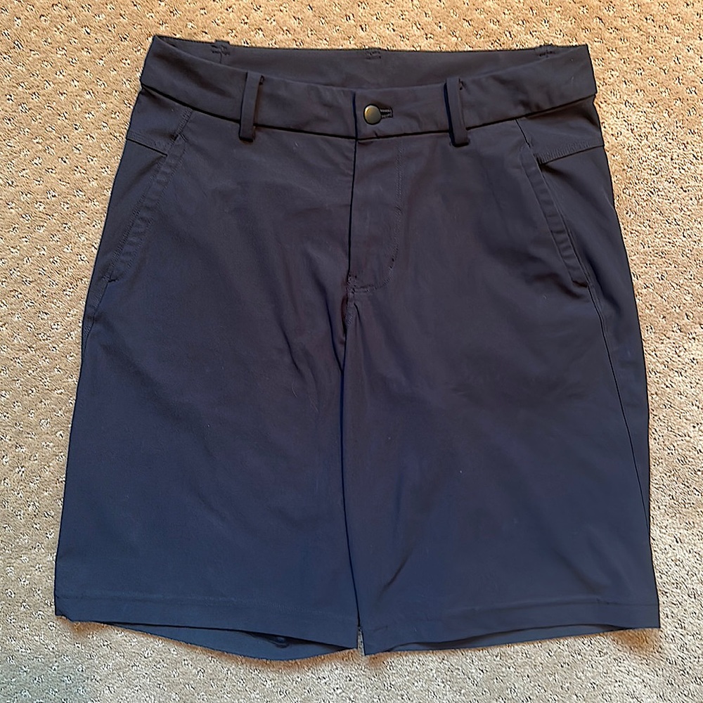 Men’s Lululemon black shorts